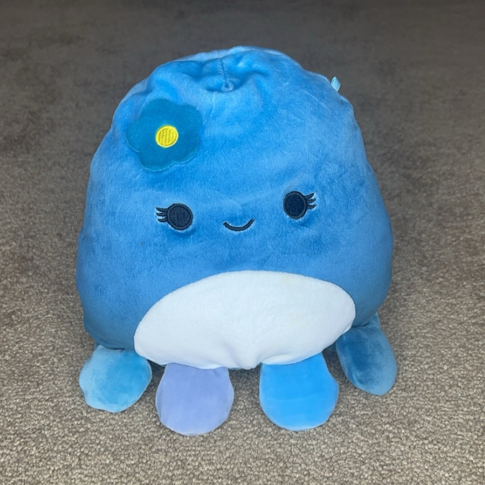 the cutest little squid squishmallow!
